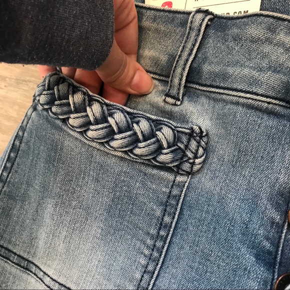 NWT IDYLLWIND JEAN SHORTS! - Picture 3 of 4